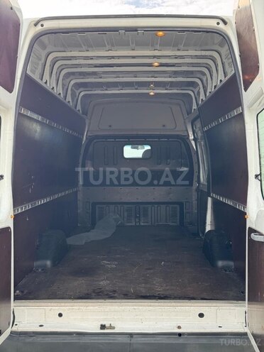 Ford Transit-5