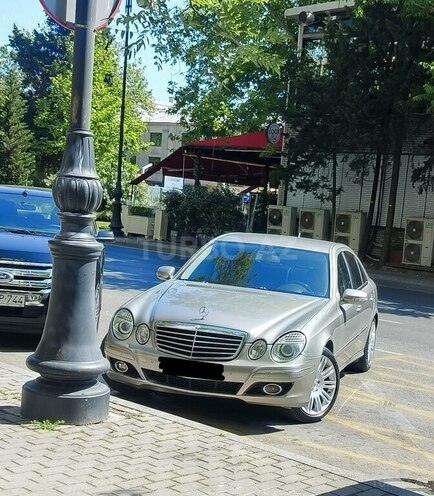 Mercedes E 220-2