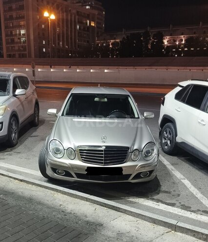 Mercedes E 220-1