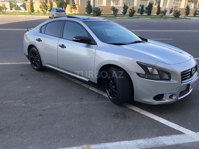Nissan Maxima-1