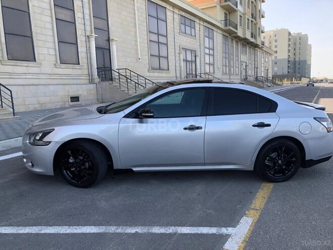 Nissan Maxima-2