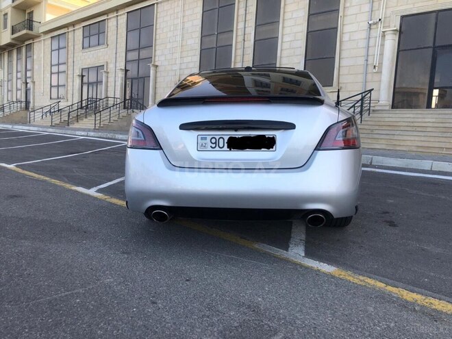 Nissan Maxima-5