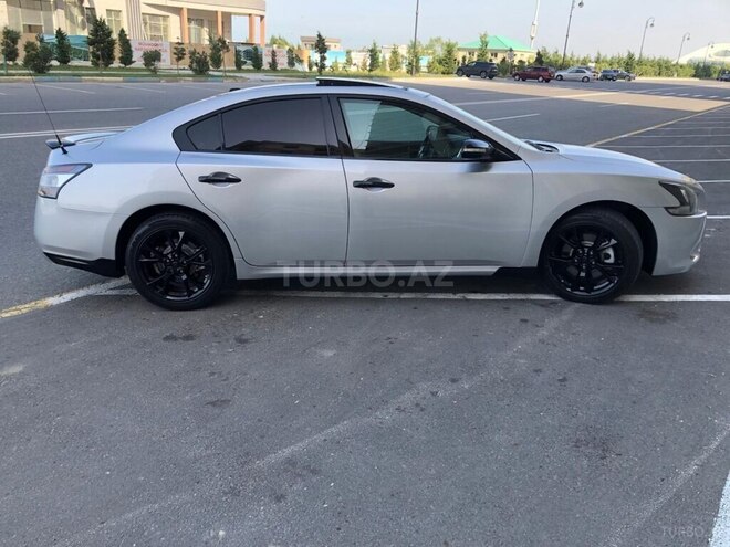 Nissan Maxima-6
