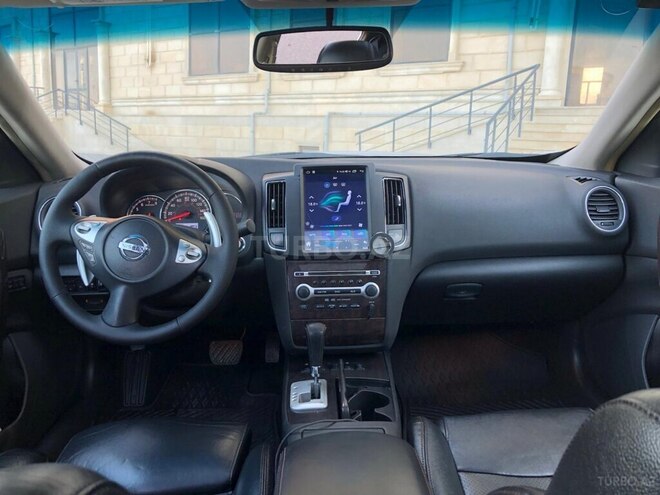 Nissan Maxima-12