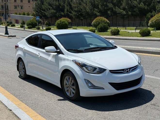 Hyundai Elantra-13