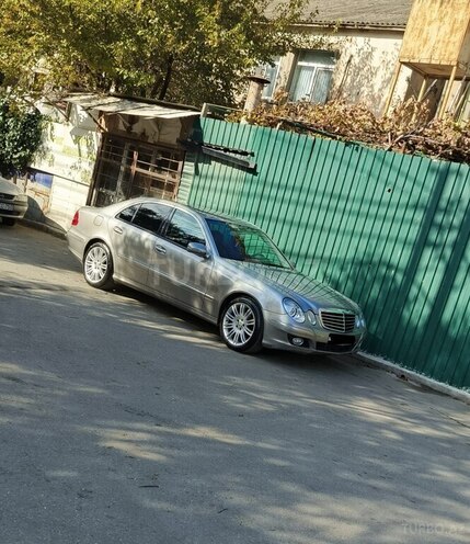 Mercedes E 220-13