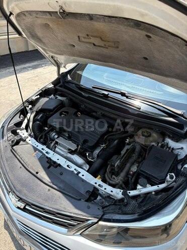 Chevrolet Cruze-13