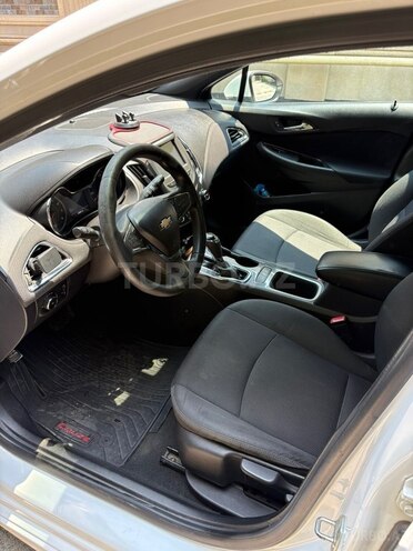 Chevrolet Cruze-9