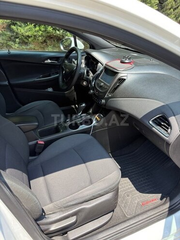 Chevrolet Cruze-10