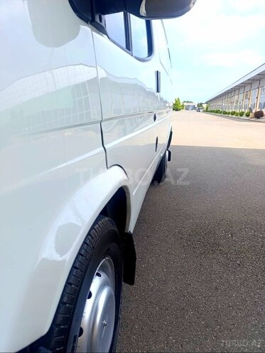 Ford Transit-11