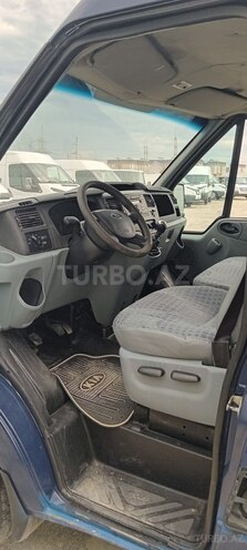 Ford Transit-6