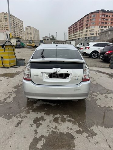 Toyota Prius-5