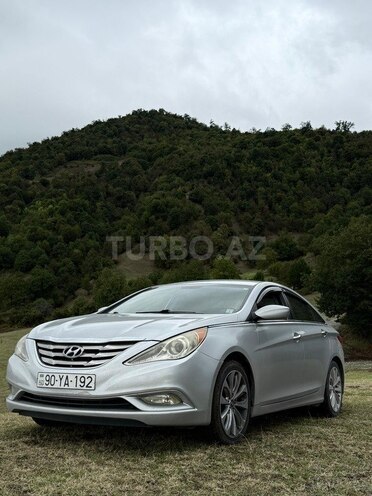 Hyundai Sonata-5
