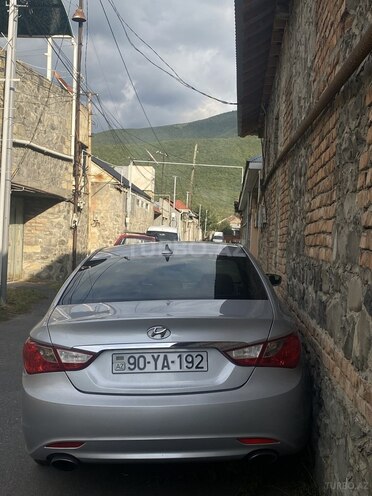 Hyundai Sonata-6