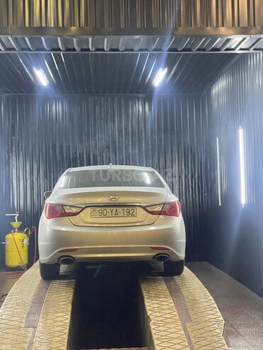 Hyundai Sonata-2