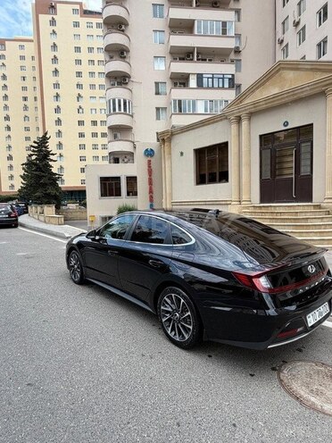 Hyundai Sonata-2