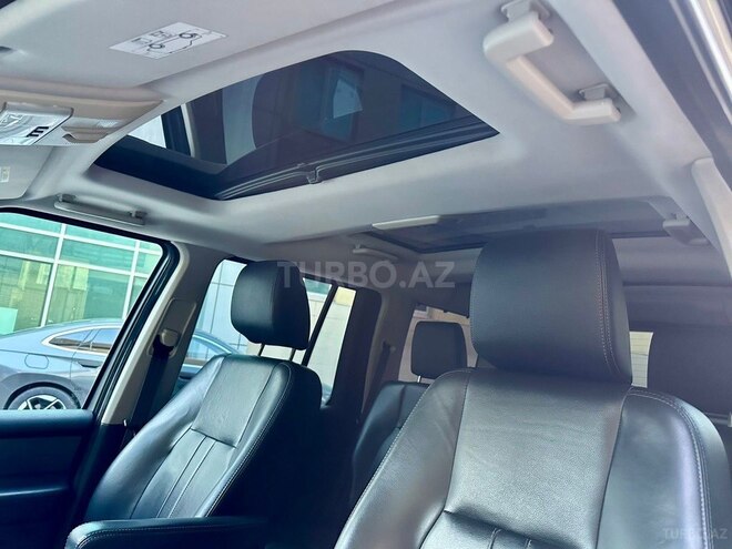 Land Rover Discovery-10
