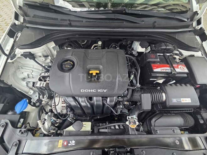 Hyundai Elantra-6
