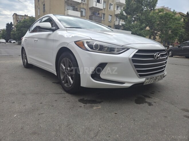 Hyundai Elantra-3