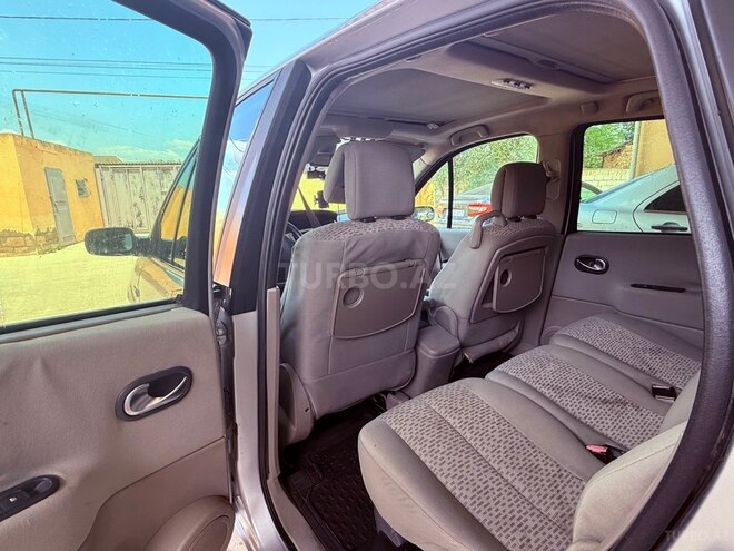 Renault Megane Scenic-5