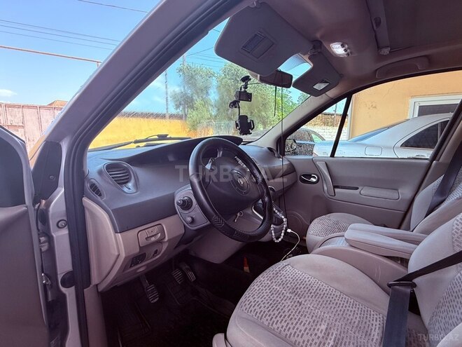 Renault Megane Scenic-7