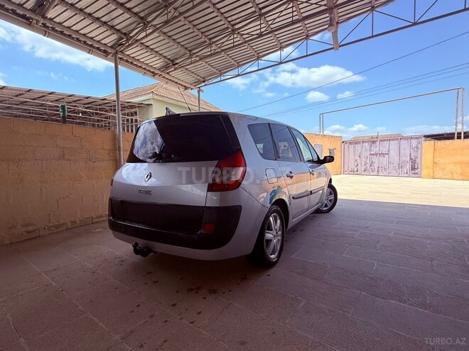 Renault Megane Scenic-4