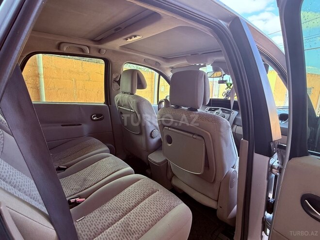 Renault Megane Scenic-6