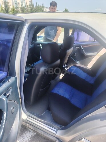 Mercedes C 200-7
