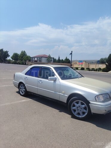 Mercedes C 200-2