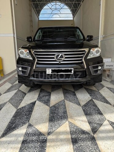 Lexus LX 570-1