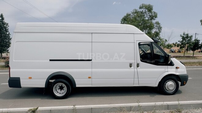 Ford Transit-5