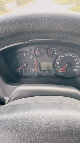 Ford Transit-12