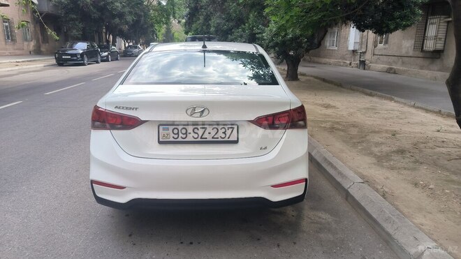 Hyundai Accent-2