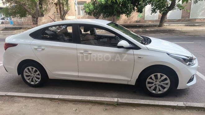 Hyundai Accent-3