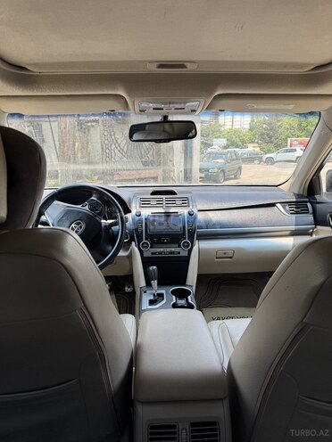 Toyota Camry-5