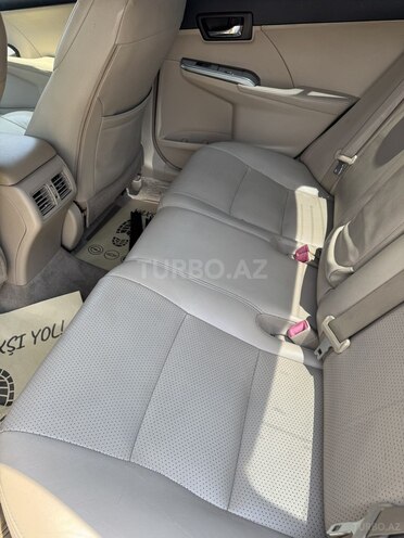 Toyota Camry-6