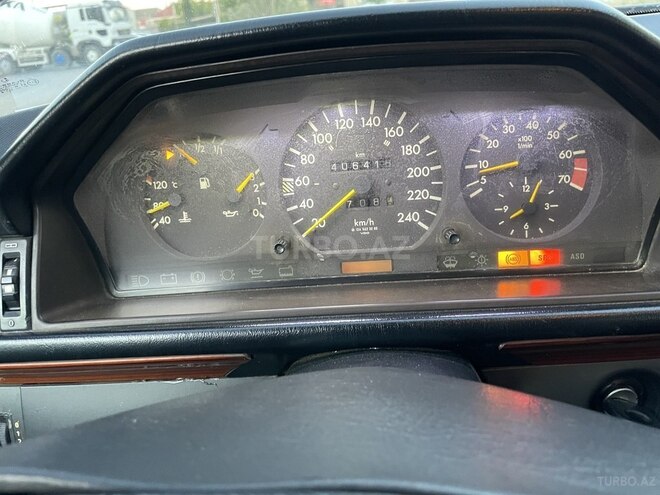 Mercedes 220 E-10