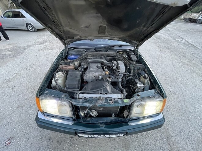 Mercedes 220 E-8