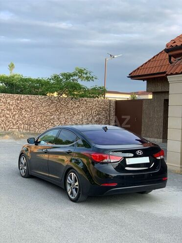 Hyundai Elantra-3