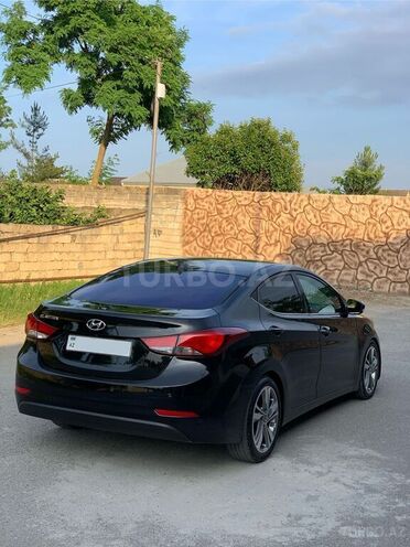 Hyundai Elantra-5
