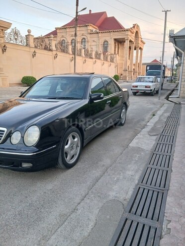 Mercedes E 240-12