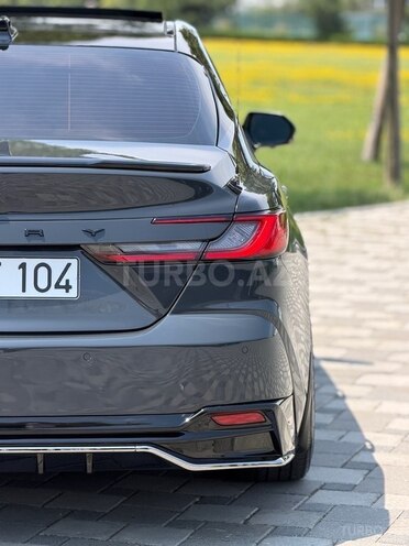 Toyota Camry-13