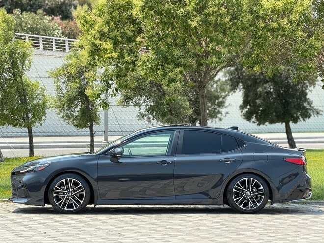 Toyota Camry-6