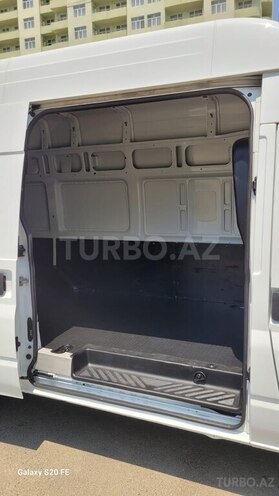 Ford Transit-11