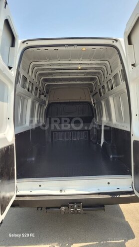Ford Transit-10