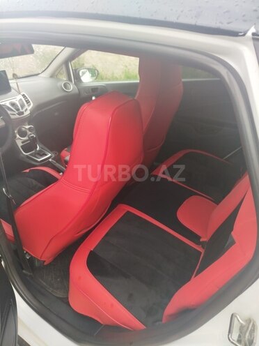 Ford Fiesta-4