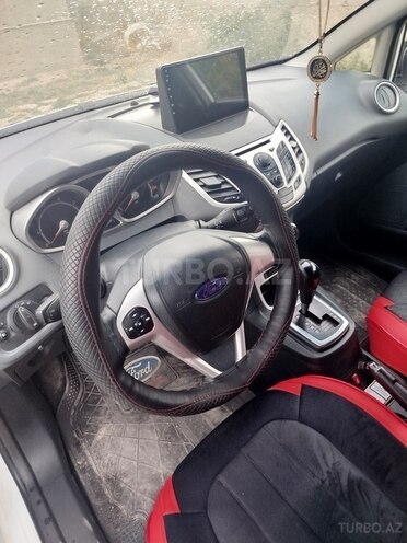 Ford Fiesta-6