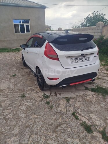 Ford Fiesta-2