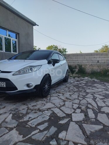 Ford Fiesta-8