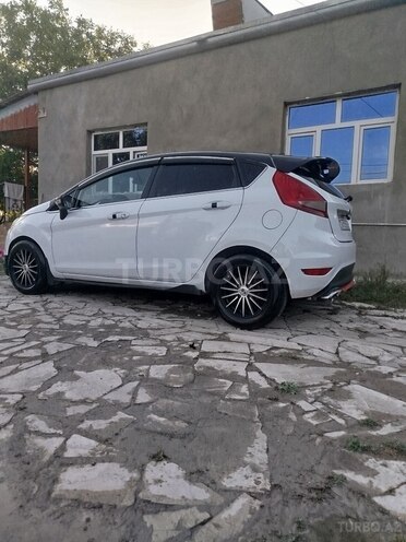 Ford Fiesta-9